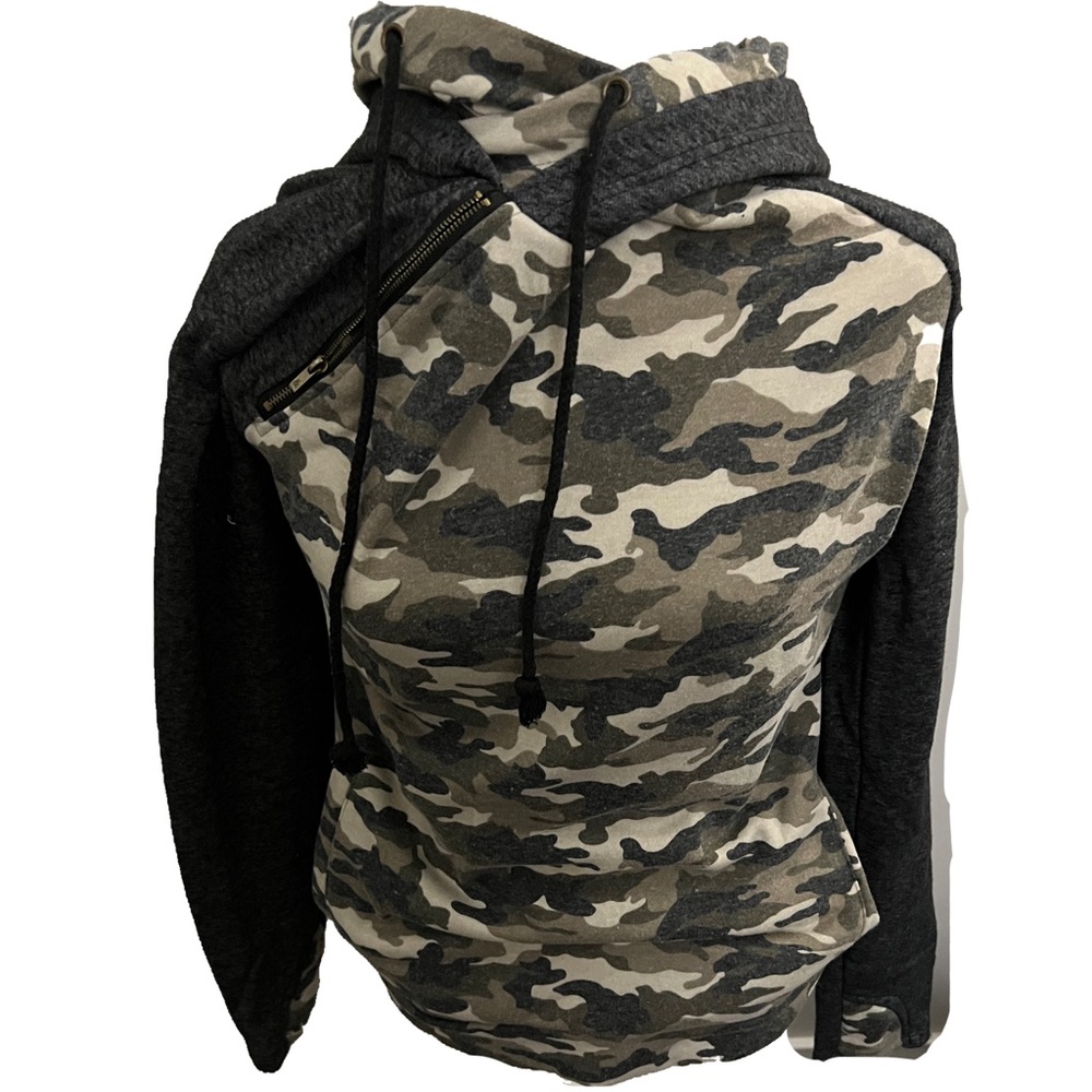 Size L doublehood MindyMaes boutique (see size chart)